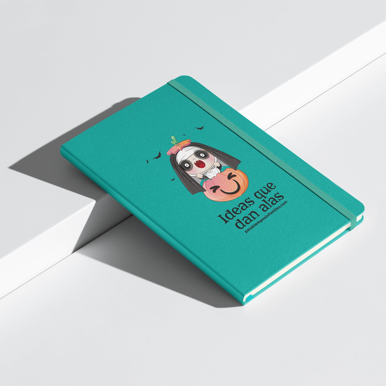libreta halloween monjita en perspectiva